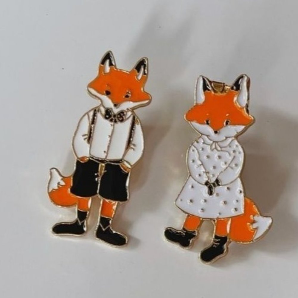 Fox Couple pin set enamel gold matching